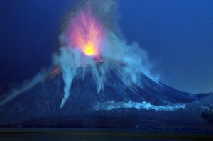 Beberapa media cetak dan elektronik menuliskan peringatan semoga masyarakat di Kalianda Gunung Anak Krakatau Meletus (2/09/2012)