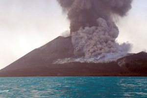 Beberapa media cetak dan elektronik menuliskan peringatan semoga masyarakat di Kalianda Gunung Anak Krakatau Meletus (2/09/2012)