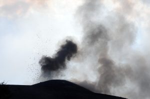 Beberapa media cetak dan elektronik menuliskan peringatan semoga masyarakat di Kalianda Gunung Anak Krakatau Meletus (2/09/2012)