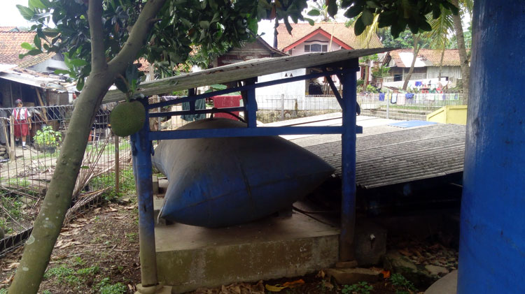 potongan tahu yang mereka santap dominan berasal dari perajin tahu asal Desa Kalisari Limbah Tahu Makara Sumber Biogas