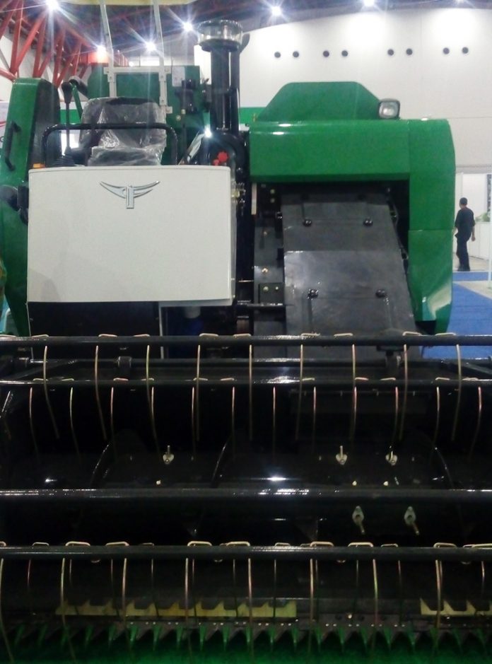 mesin panen mesin panen